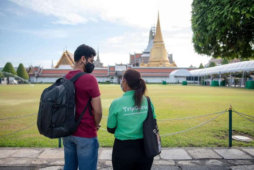 Bangkok: Grand Palace and Wat Phra Kaew Guided Walking Tour - Dress code and what to carry so you don’t get turned away