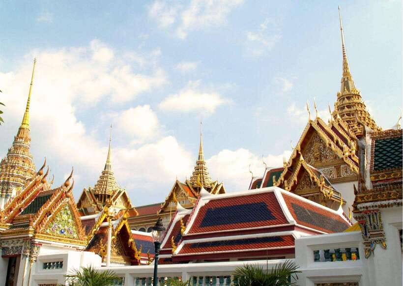 Bangkok: Grand Palace & Emerald Buddha Entry with Audioguide - Priority Entrance at the Grand Palace: The Real Value of Going Fast