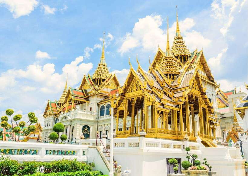 Bangkok: Grand Palace & Emerald Buddha Entry with Audioguide - Getting to Wat Phra Kaew (Emerald Buddha Temple) Without Losing Your Momentum