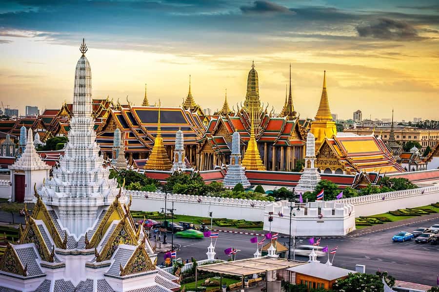 Bangkok: Grand Palace, Wat Arun & Giant Buddha Iconic Tour - Pickup, transfers, and timing: the day’s real pace
