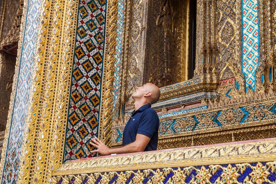 Bangkok: Grand Palace, Wat Pho, and Wat Arun Private Tour - The smart Bangkok logistics: car comfort, traffic timing, and market passing
