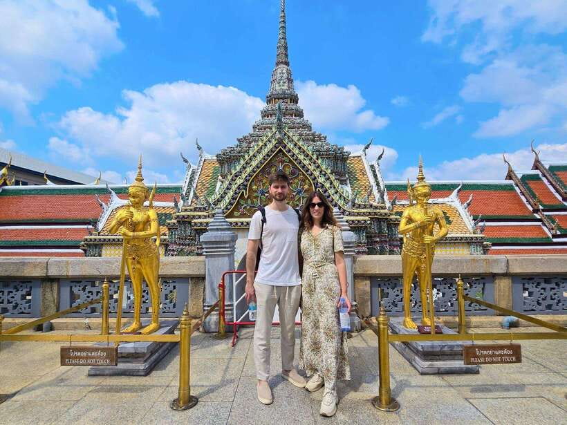 Bangkok: Grand Palace, Wat Pho, Wat Arun and Wat Sa Ket Tour - Crossing to Wat Arun: The Temple of Dawn and River Views