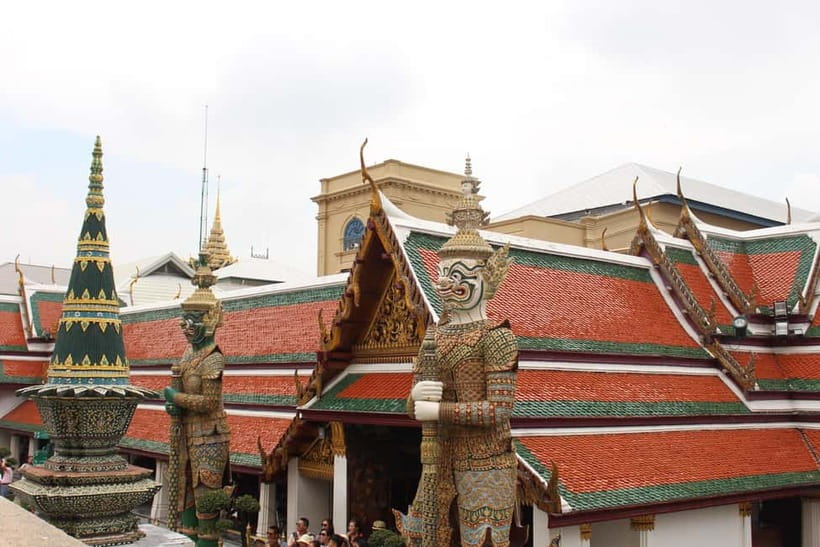 Bangkok: Grand Palace, Wat Pho, Wat Arun Sacred & Local Tour - Price and value: what you’re paying for, and what you’ll still need