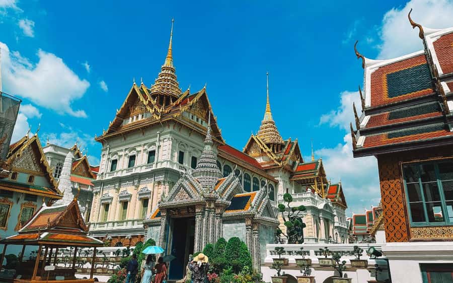 Bangkok: Grand Palace, Wat Pho, & Wat Arun Walking Tour - Meet at Tha Tian Pier: how the morning sets the pace