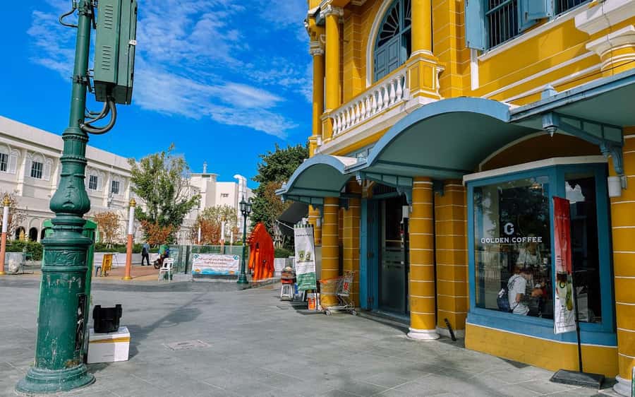 Bangkok: Grand Palace, Wat Pho, & Wat Arun Walking Tour - Price and value: is $61 a good deal for these three temples?