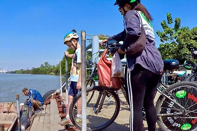 Bangkok Green Oasis 4-Hour Bike Tour with Boat Ride - Guides Make or Break a Small Cycling Day