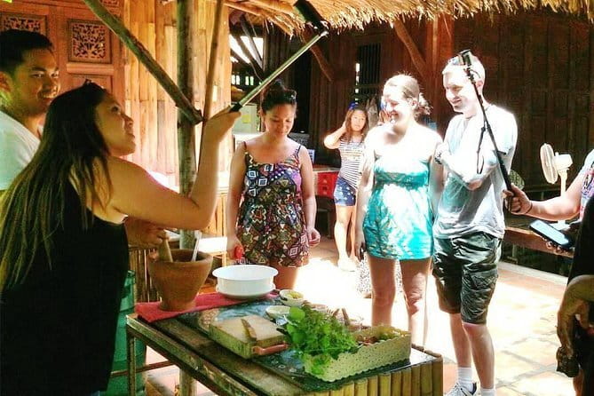 Bangkok Green Oasis Nature Bike Tour - Small Group Ride Comfort: How the Max 8 Shapes the Day