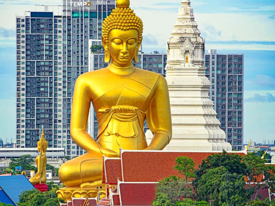 Bangkok: Half-Day Local Lives & Food Tour by Bike with Lunch - Phra Sumen Fort and the ferry crossing: river views with a photo plan