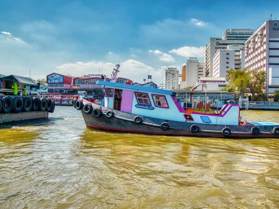 Bangkok: Half-Day Local Lives & Food Tour by Bike with Lunch - Wat Paknam Phasi Charoen: green stupa + the tallest Buddha