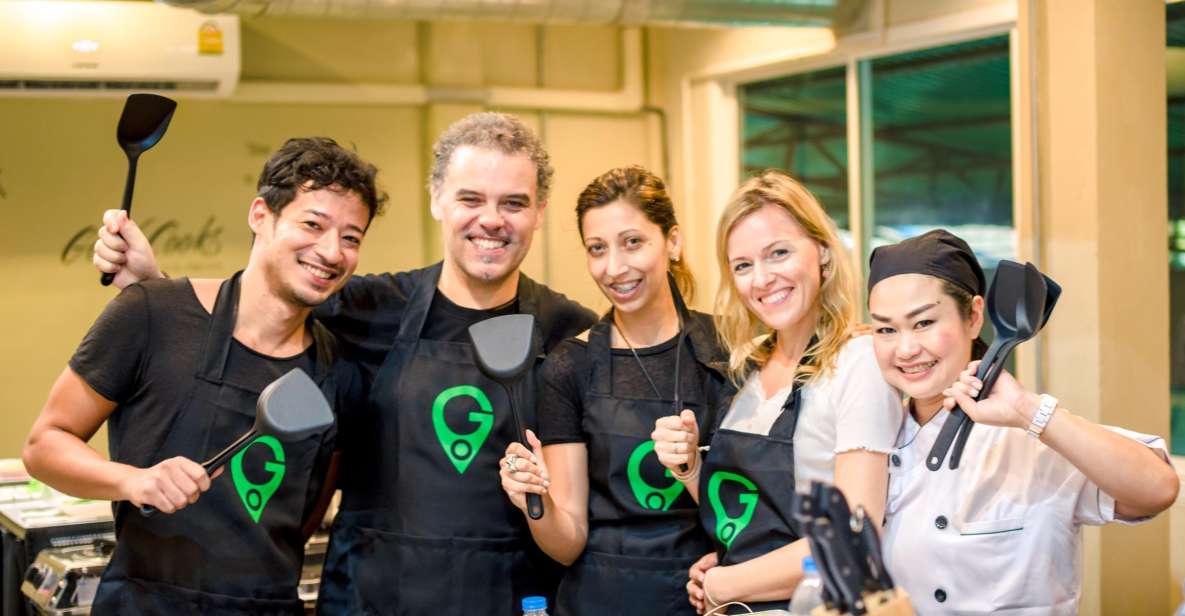 Bangkok: Half-Day Thai Cooking Class in Bangrak District - Bangrak location: cooking right beside real groceries