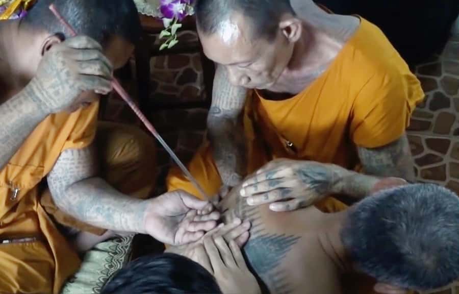 Bangkok: Hand-Poke Tattoo Guide at Wat Bang Phra & Blessing - Who should book this Sak Yant + Golden Face blessing?