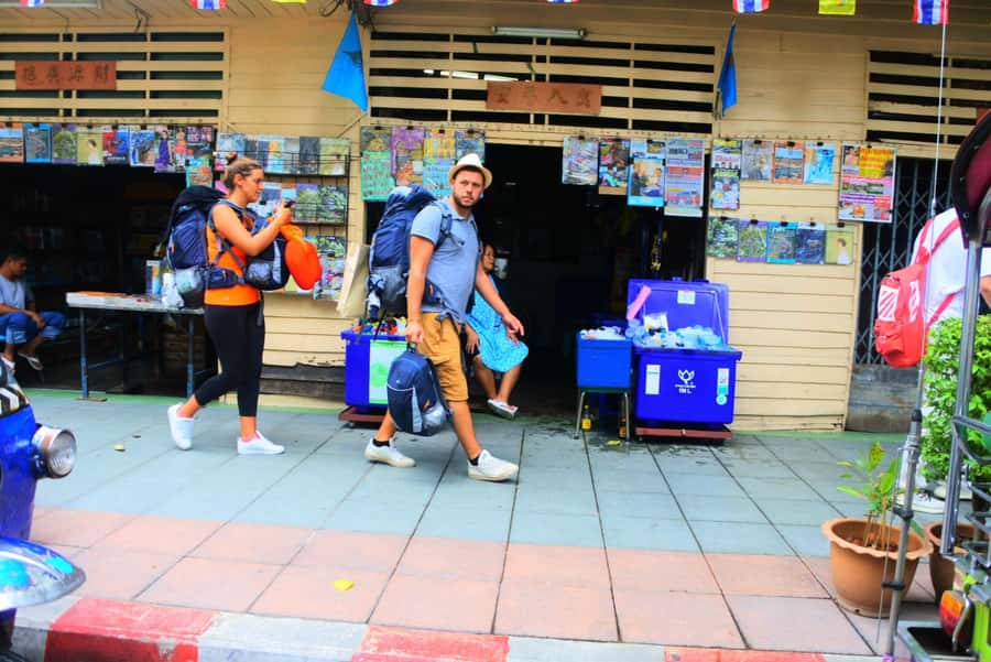 Bangkok: Highlights, Temples, and Canal Tour with Lunch - Grand Palace and the royal complex vibe: why it feels different