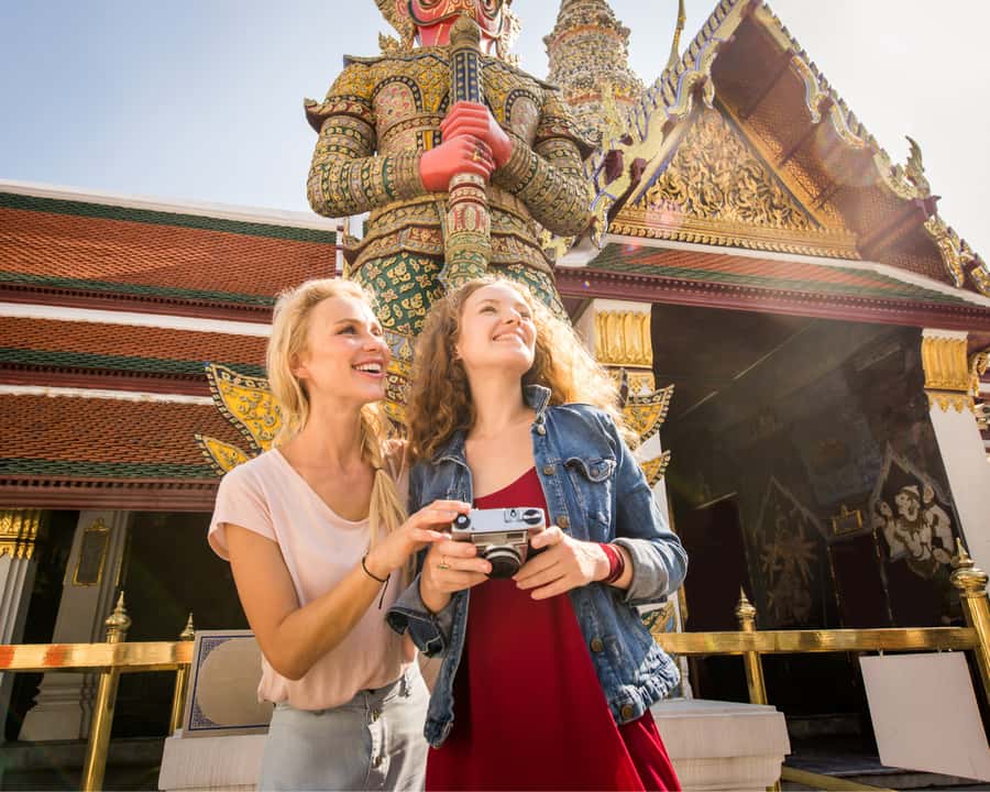 Bangkok: Highlights Tour wth Grand Palace & Must See Temples - Chinatown time on Yaowarat Street: food, temples, and cultural texture