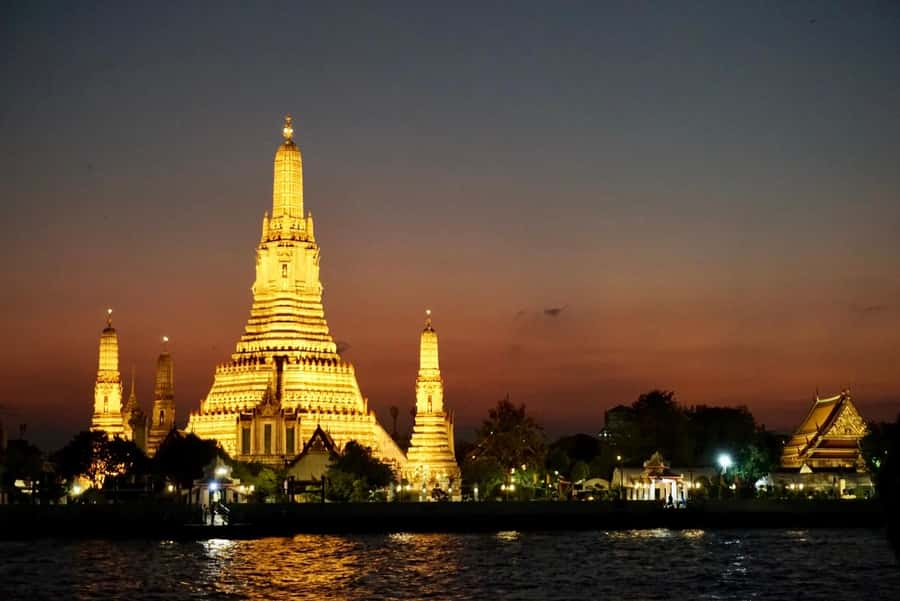 Bangkok: Highlights with Food Tour & Sunset in Wat Arun - Wat Arun at sunset: the best light and what to watch for