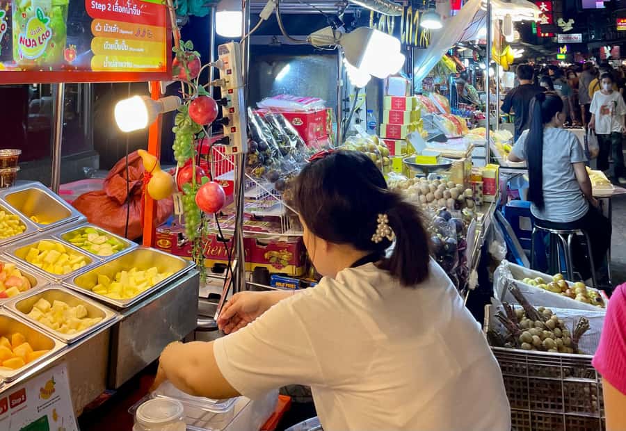 Bangkok: Highlights with Food Tour & Sunset in Wat Arun - Tuk-tuk night lights: Grand Palace, Giant Swing, and the Flower Market