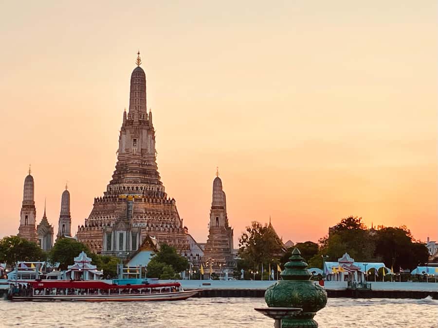Bangkok: Highlights with Food Tour & Sunset in Wat Arun - Price and value: is $80 fair for transport, guide, and food?