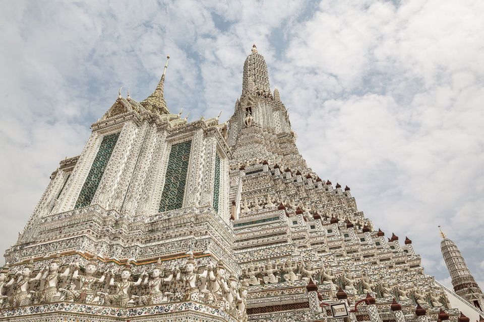 Bangkok: Historical Temples Tour & Hidden Bar at Sunset - Wat Kalaya (Wat Kalayanamitr Varamahavihara): the quieter cultural lesson