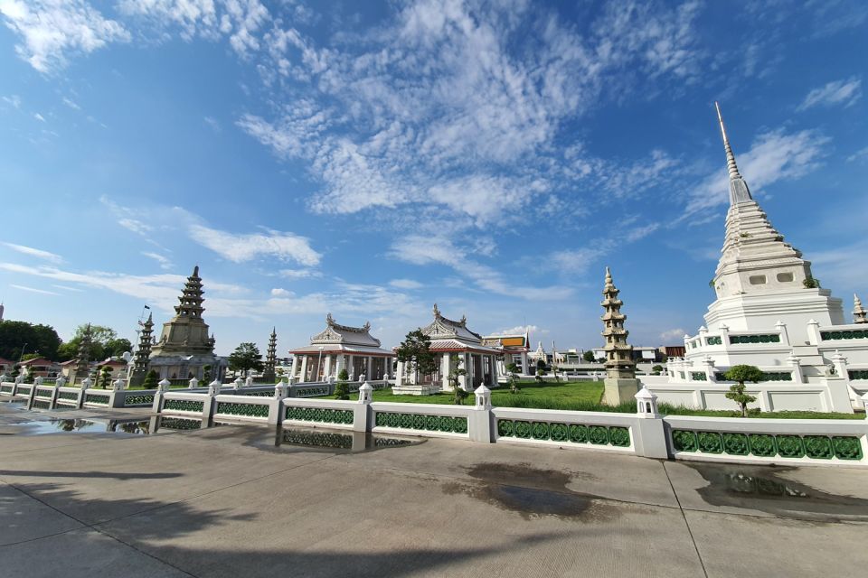 Bangkok: Historical Temples Tour & Hidden Bar at Sunset - The flow: from flower market to Wat Arun and back again