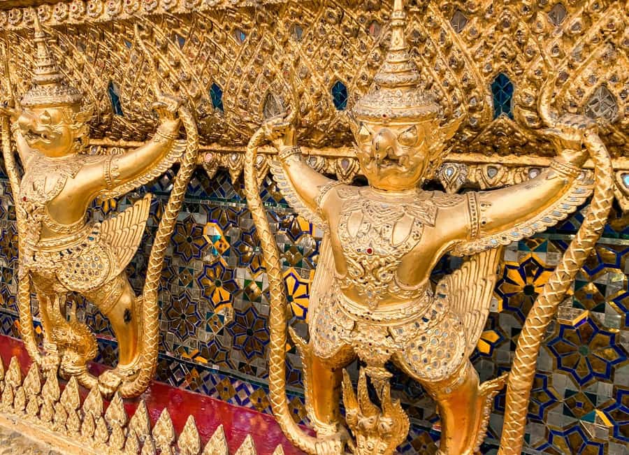 Bangkok: Iconic Temples Private Tour - The Wat Pho turn: Reclining Buddha plus gold mural walls