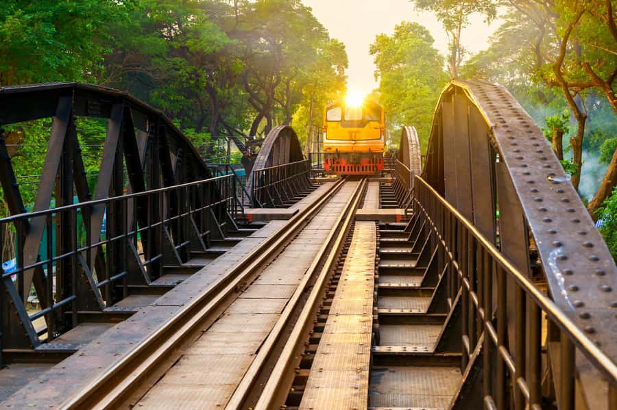 Bangkok: Kanchanaburi, River Kwai & Death Railway Tour - Wat Tham Suea (Tiger Cave Temple): the steep climb and the 18-meter Buddha