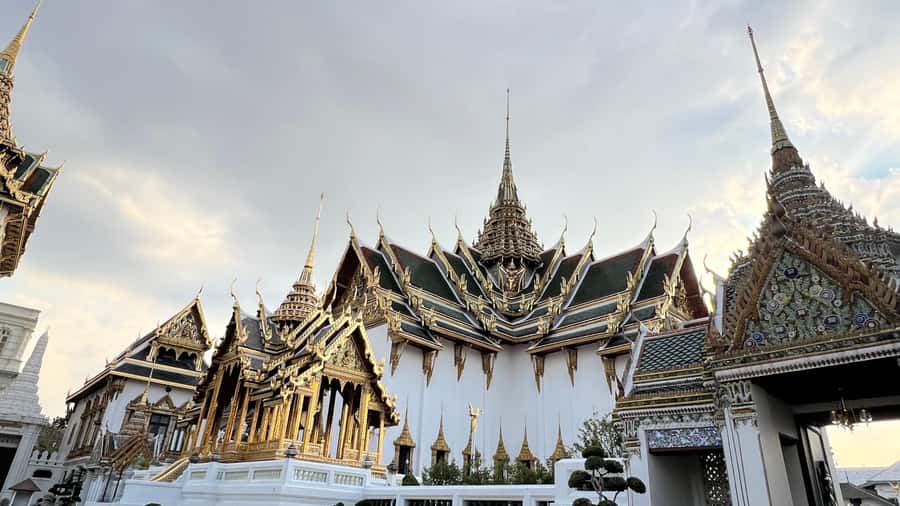 Bangkok: Kid On Tour Grand Palace and Emerald Buddha - Key things kids remember (and parents appreciate)
