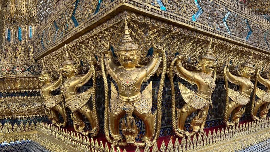 Bangkok: Kid On Tour Grand Palace and Emerald Buddha - What to Pack (and What Can Stop the Tour From Feeling Smooth)