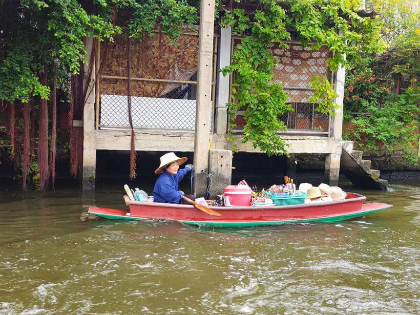 Bangkok Long Boat Canal a Big Buddha & Culture Markets Tour - The Klong Bangluang village walk: wooden houses and real lanes