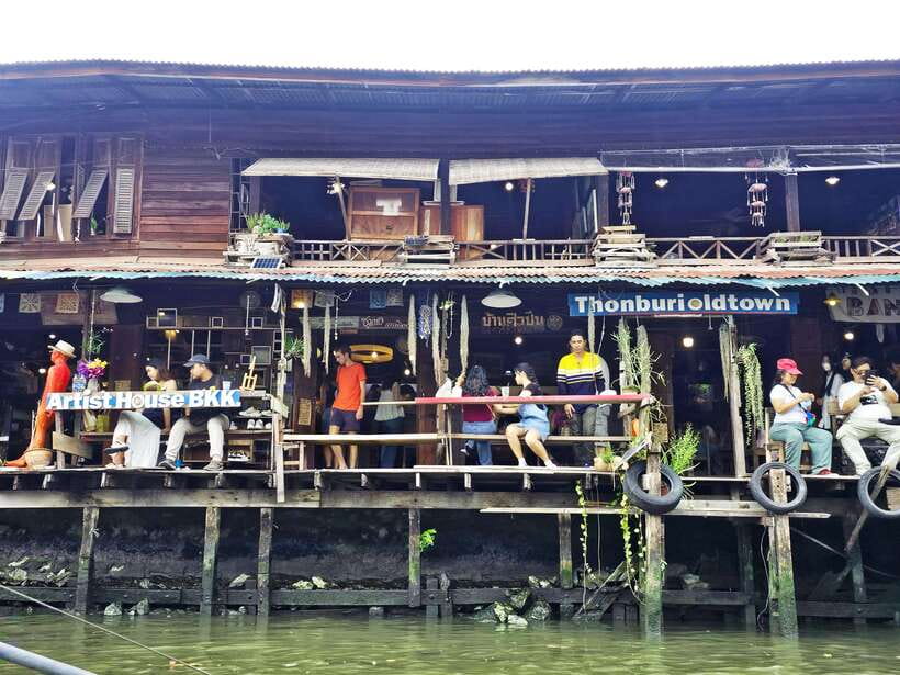 Bangkok Long Boat Canal a Big Buddha & Culture Markets Tour - Navigating old-town history without getting stuck in a museum mood