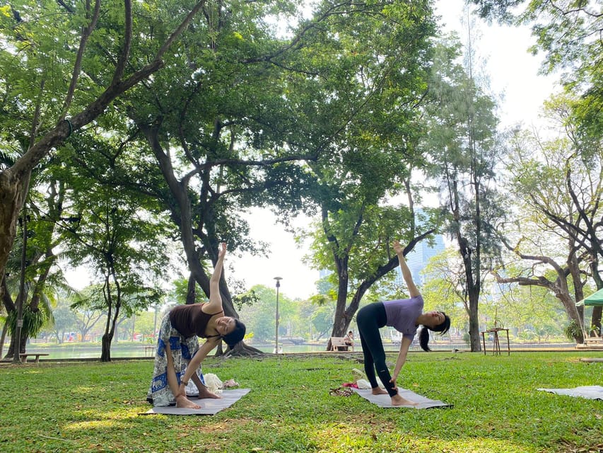 Bangkok: Lumpini Park Yoga Experience - What Happens in the 75-Minute Session