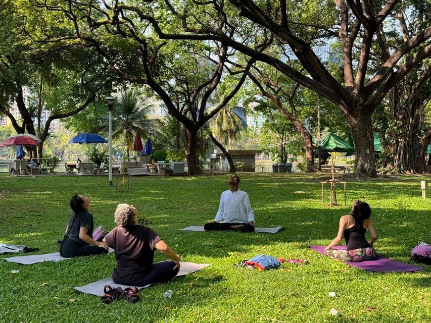 Bangkok: Lumpini Park Yoga Experience - The Lumpini Park Setting: Green Space, Ponds, and Shade