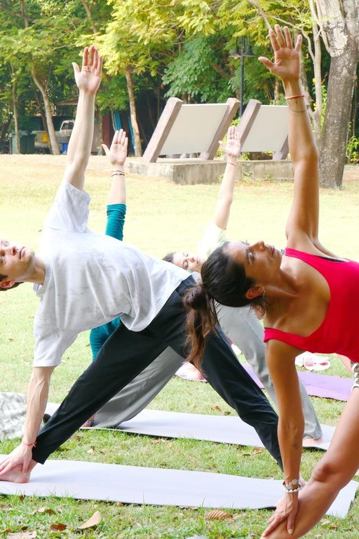 Bangkok: Lumpini Park Yoga Experience - Instructor Style: Step-by-Step Guidance You Can Trust