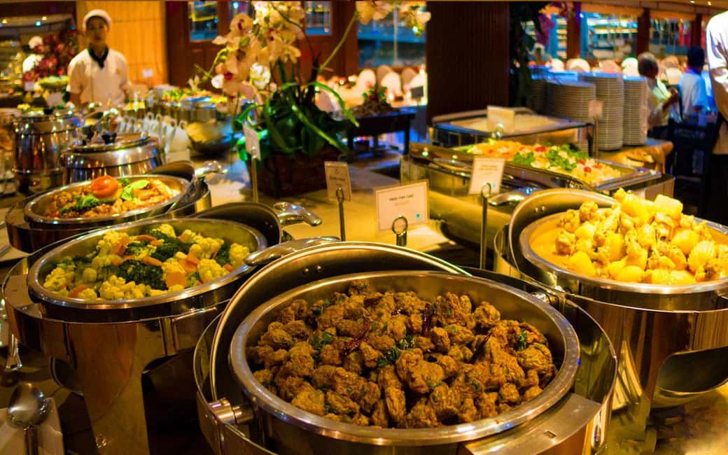 Bangkok: Luxury White Dinner Cruise with Live Entertainment - Value for $44: what you’re really paying for
