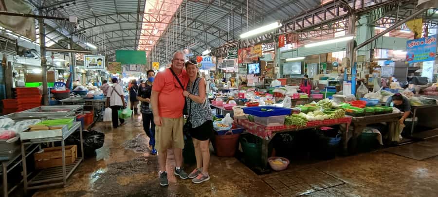 Bangkok: Maeklong Railway & Damnoen Saduak Floating Markets - What to bring and the rules that affect your comfort