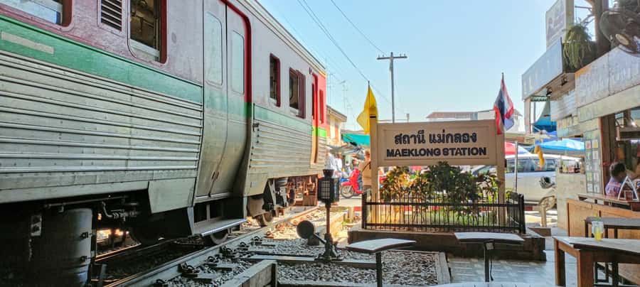 Bangkok: Maeklong Railway & Damnoen Saduak Floating Markets - Who should book this Maeklong + Damnoen Saduak day