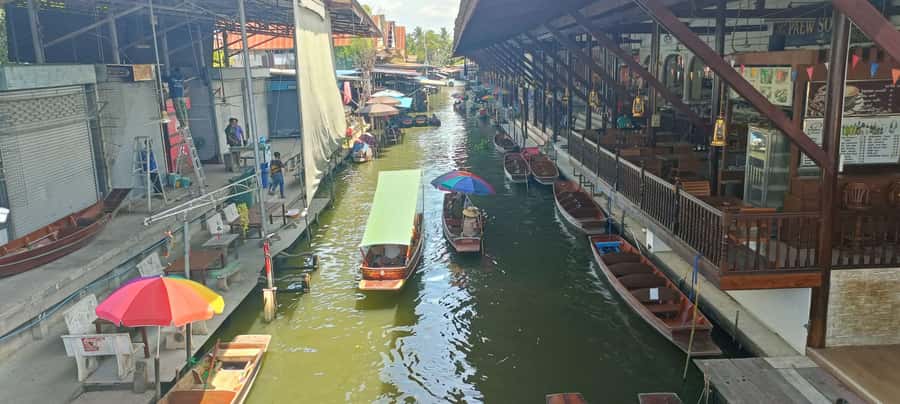 Bangkok: Maeklong Railway & Damnoen Saduak Floating Markets - Should you book this Bangkok market combo?