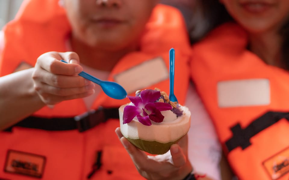 Bangkok: Maeklong Railway Market and Amphawa Floating Market - Should you book this Maeklong + Amphawa day trip?