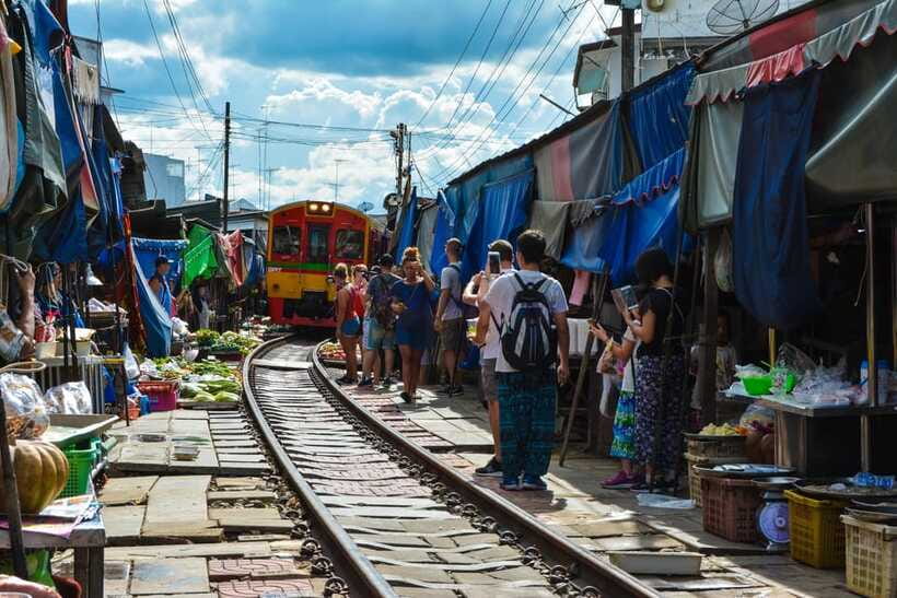 Bangkok: Maeklong Train Market & Amphawa Floating Market - Price and Value for a Private Group Up to 4