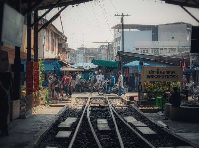 Bangkok: Maeklong Train Market & Amphawa Floating Market - Logistics That Actually Matter for a Smooth Day