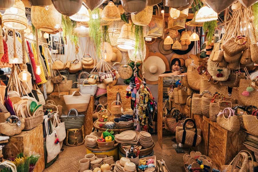 Bangkok: Maeklong Train Market & Floating Market Day Tour - The short 45-minute stop: staying flexible even when you’re not sure what it is