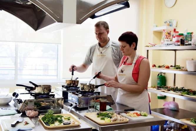 Bangkok: Maliwan Thai Cooking Class with Market Tour - Who This Cooking Class Is Best For (and Who Should Skip It)