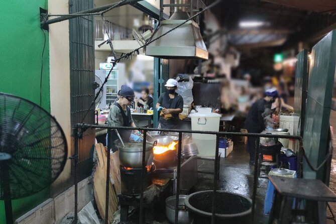 Bangkok: Michelin Guide Street Food Tour by Tuk Tuk - Yaowarat Road and Pa Tong Go Savoey Doughnuts