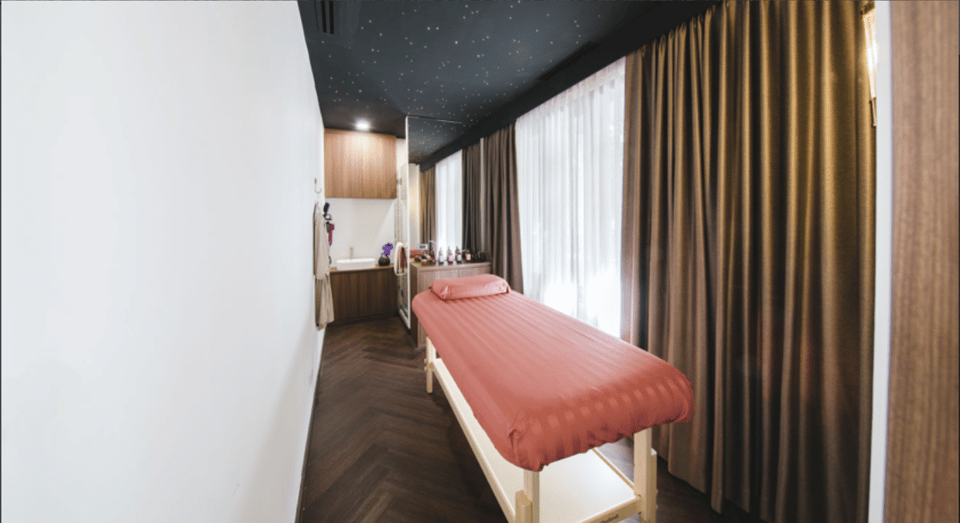 Bangkok: Mind n Matter Massage Spa E-Voucher - The Tearoom Zone: Siamese Tea Set and the Fun Ice-Cream Options