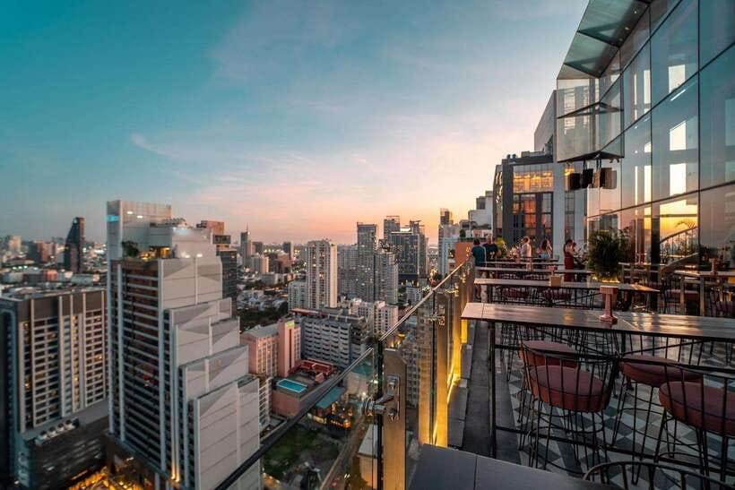 Bangkok: Mojjo Rooftop Lounge & Bar Food & Beverage Package - Price and logistics: who this $31 rooftop package fits best
