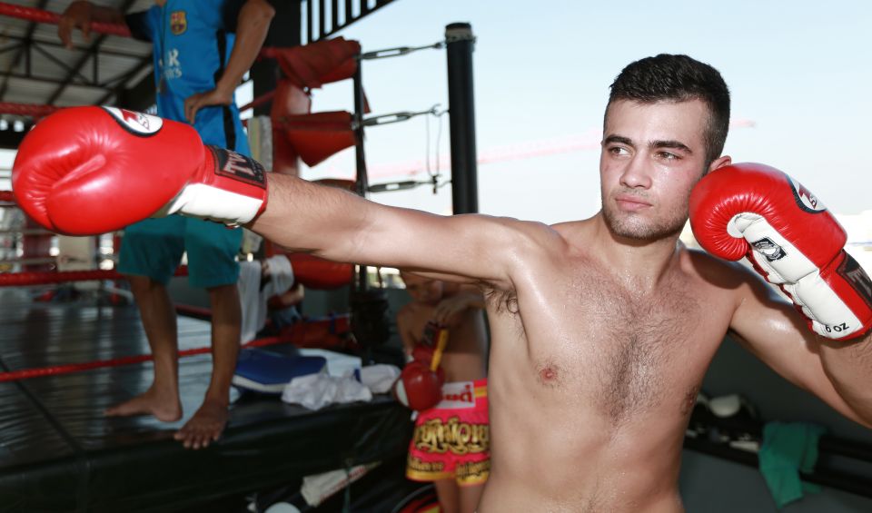 Bangkok: Muay Thai Boxing Class for Beginners - Working with Your Coach and Translator (English Support Matters)