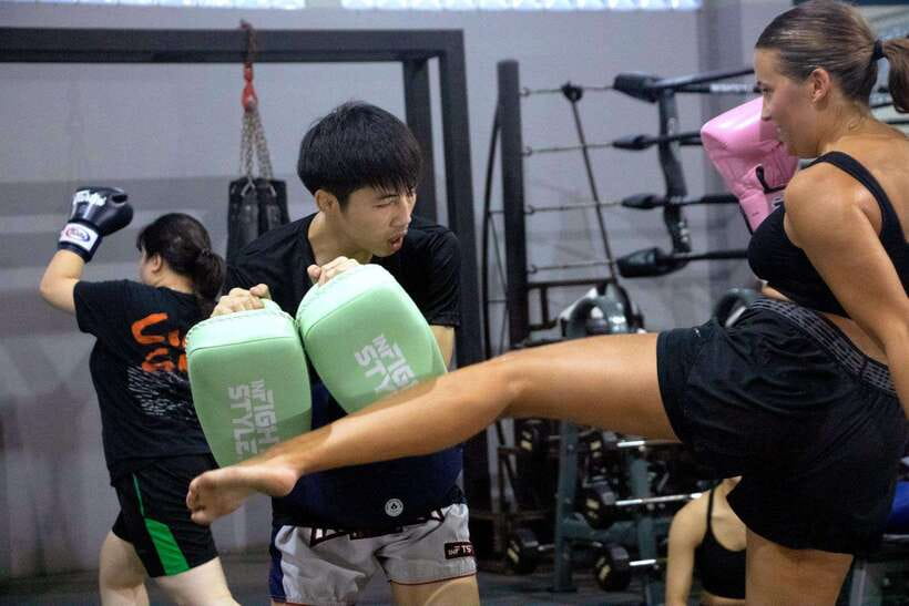 Bangkok: Muay Thai Boxing Introduction Class for Beginners - How Hard Is It, Really? Intensity, Heat, And Beginner Pacing