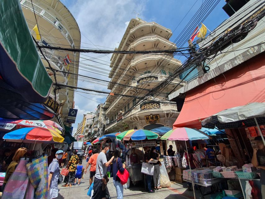 Bangkok: Must things to see in China town, Small group - The temple moment: stairs, etiquette, and a payoff view
