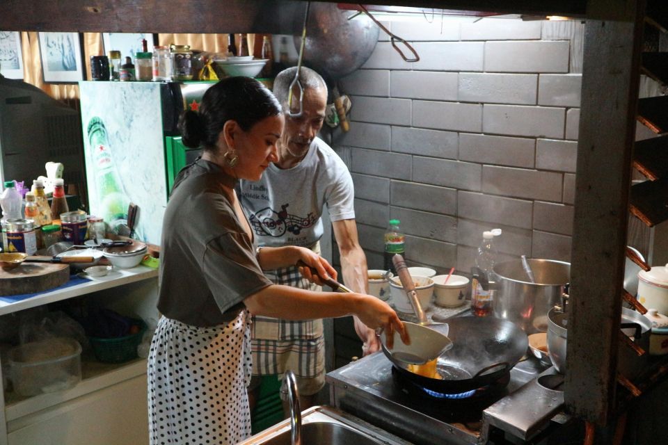 Bangkok: Night Bike Ride and Dinner at a Local Restaurant - Chinatown by Neon: Neon alleys, street sounds, and food-focused energy