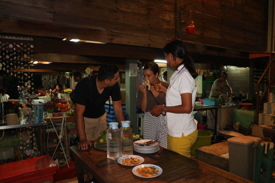 Bangkok: Night Bike Ride and Dinner at a Local Restaurant - Should you book: My quick decision guide