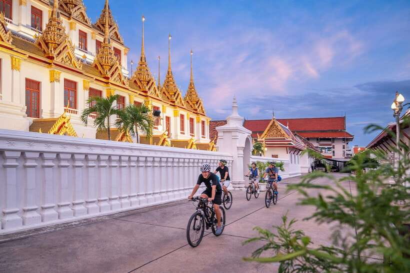 Bangkok: Night Bike Tour with Temples & Flower Market Visit - Key Things I’d Mark on Your Map