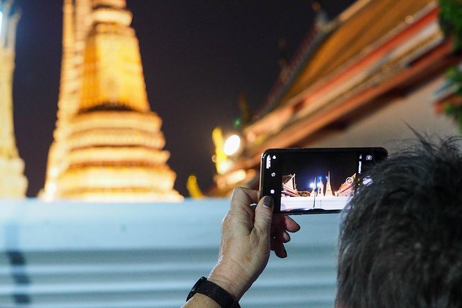 Bangkok Night Food and City Tour by Tuk Tuk - Stop 1: Ann Guay Tiew Kua Gai and the sound of charcoal woks